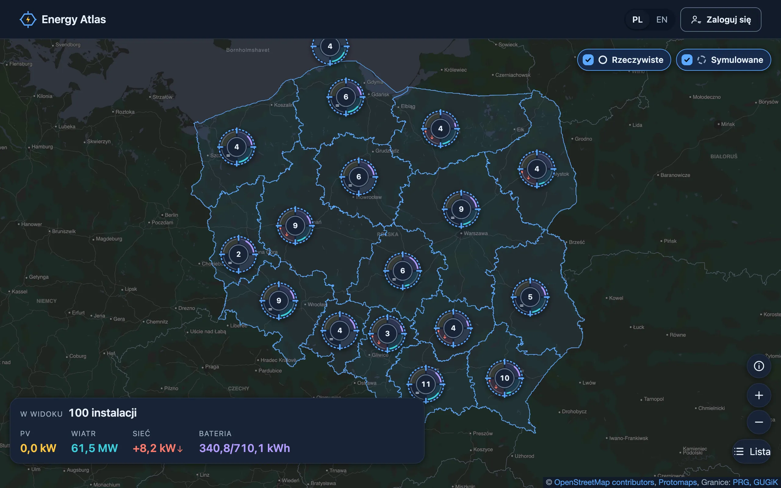 Energy Atlas: mapa Polski z grupami instalacji fotowoltaicznych, wiatrowych i magazynów energii oraz podsumowaniem mocy dla widocznego obszaru.